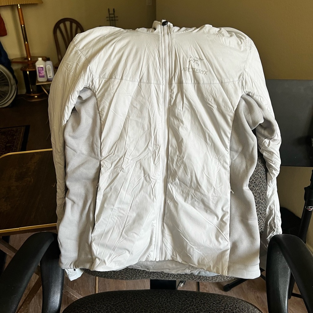 Arc'teryx Womens Atom LT Hoody - Silver Lining - Size Medium - [14660]